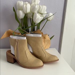 Michael Antonio Mannon Beige Booties